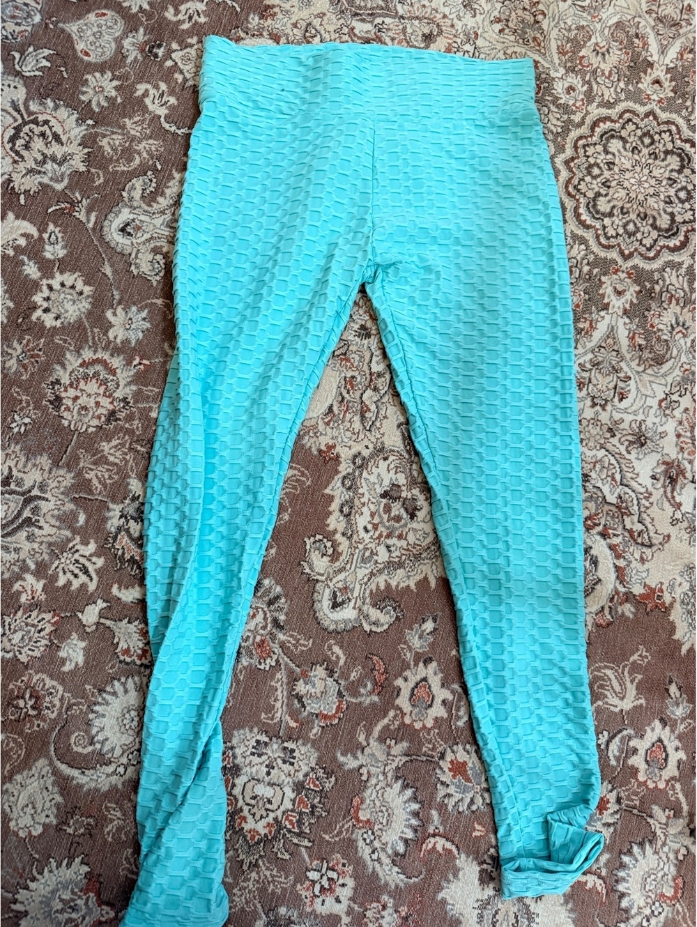 Women’s butt scrunch leggings - Picture 2 of 4